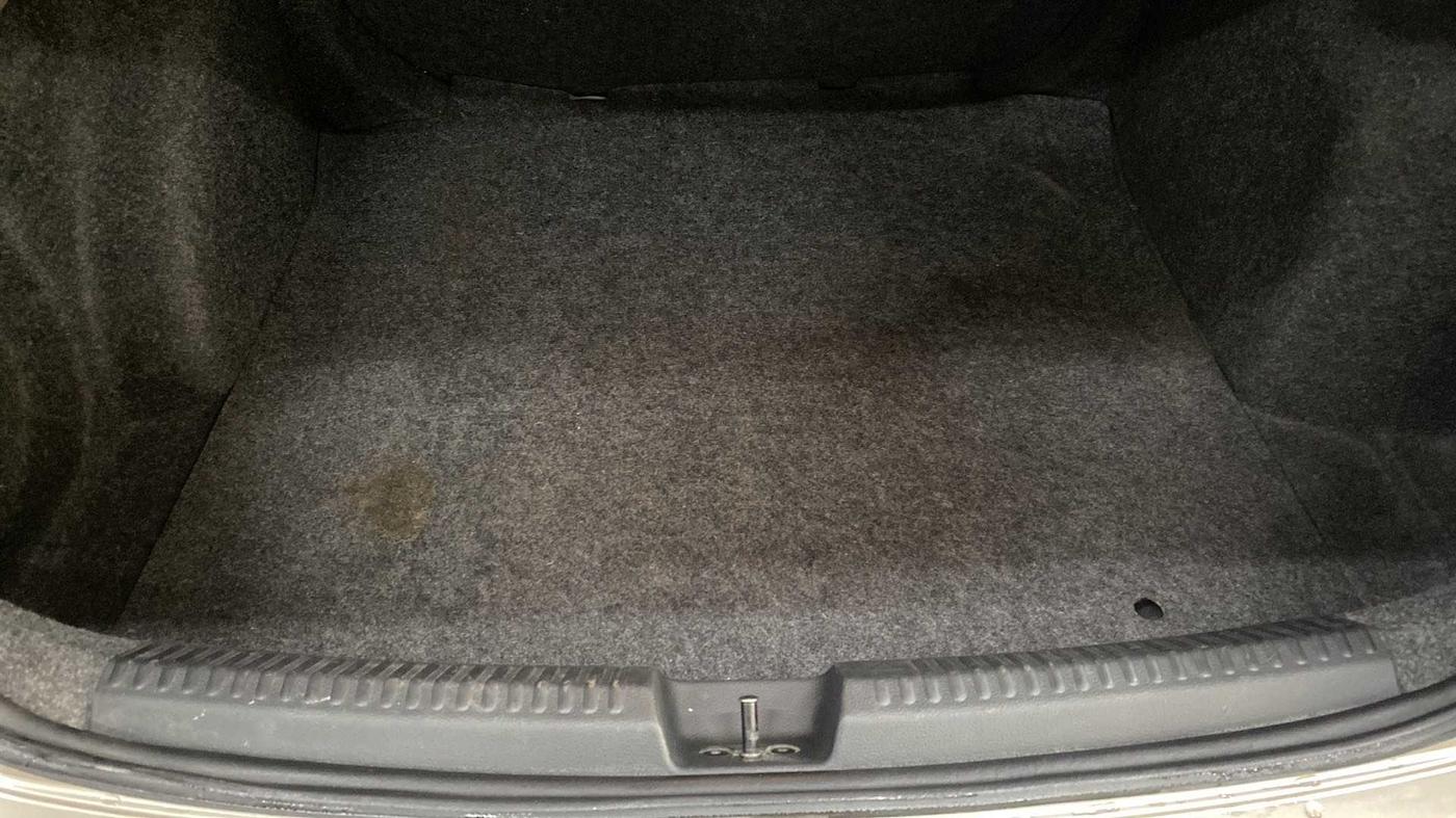2015 Volkswagen Vento HIGHLINE 1.5 AT, Diesel, Automatic, 72,821 km, Boot Inside