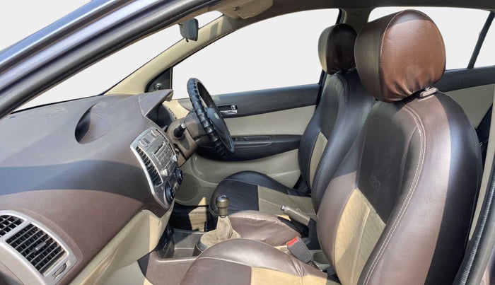 2010 Hyundai i20 MAGNA 1.2, Petrol, Manual, 41,971 km, Right Side Front Door Cabin