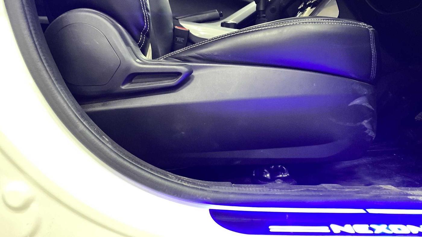 2022 Tata NEXON XM PETROL, Petrol, Manual, 5,125 km, Driver Side Adjustment Panel