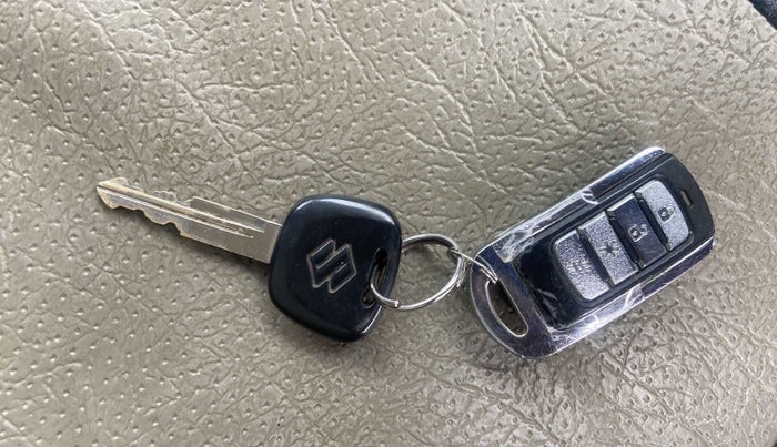 2018 Maruti Eeco 5 STR WITH A/C+HTR, Petrol, Manual, 24,209 km, Key Close Up