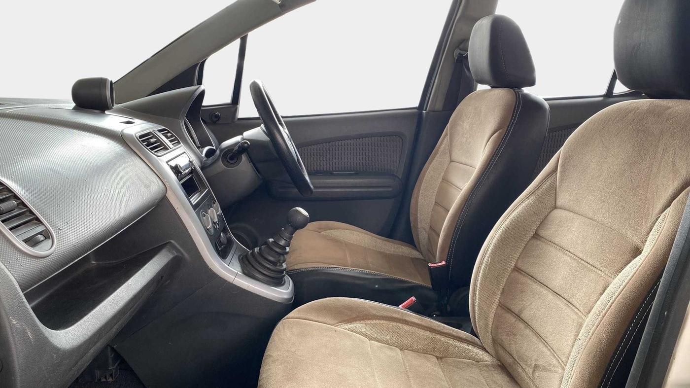 2013 Maruti Ritz VXI, Petrol, Manual, 79,780 km, Right Side Front Door Cabin