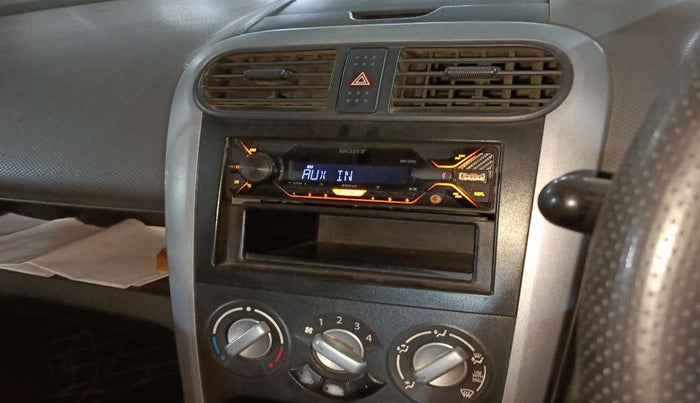 2013 Maruti Ritz VXI, Petrol, Manual, 79,780 km, Infotainment system - Front speakers missing / not working