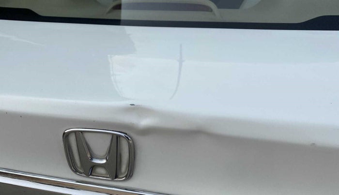 2017 Honda Amaze 1.2L I-VTEC VX AT, Petrol, Automatic, 47,198 km, Dicky (Boot door) - Minor scratches