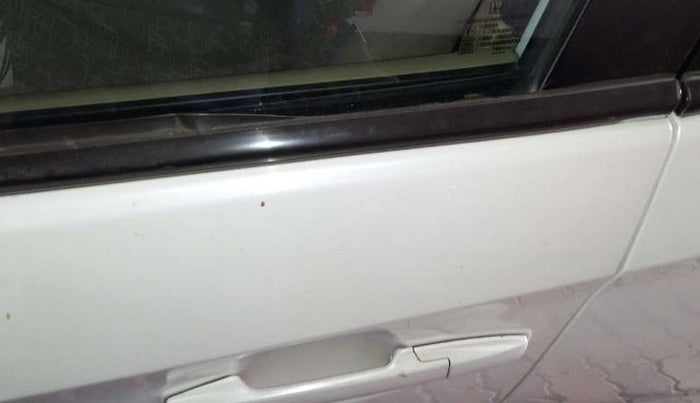 2017 Honda Amaze 1.2L I-VTEC VX AT, Petrol, Automatic, 47,198 km, Front passenger door - Weather strip has minor damage