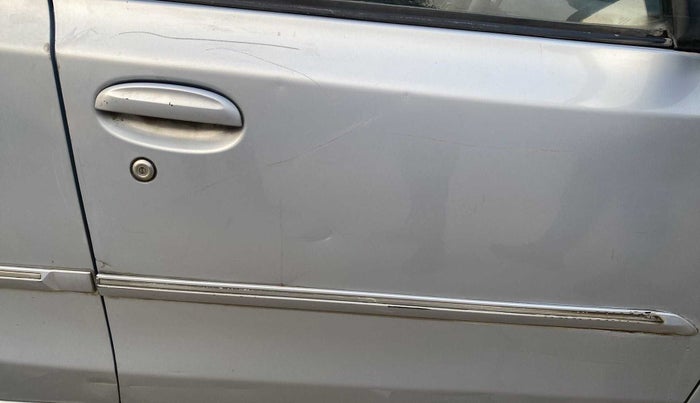 2011 Toyota Etios G, Petrol, Manual, 90,689 km, Driver-side door - Slightly dented