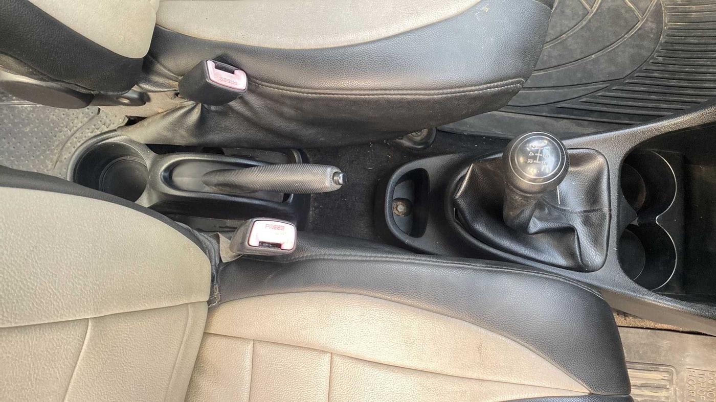 2011 Toyota Etios G, Petrol, Manual, 90,689 km, Gear Lever