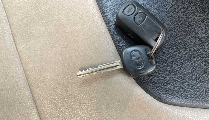 2011 Toyota Etios G, Petrol, Manual, 90,689 km, Key Close Up