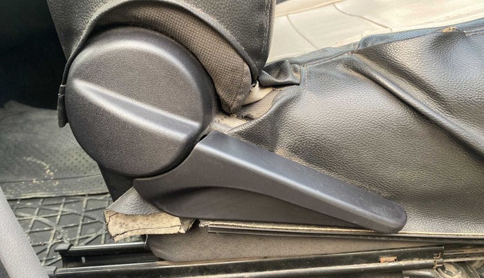 2011 Toyota Etios G, Petrol, Manual, 90,689 km, Driver Side Adjustment Panel