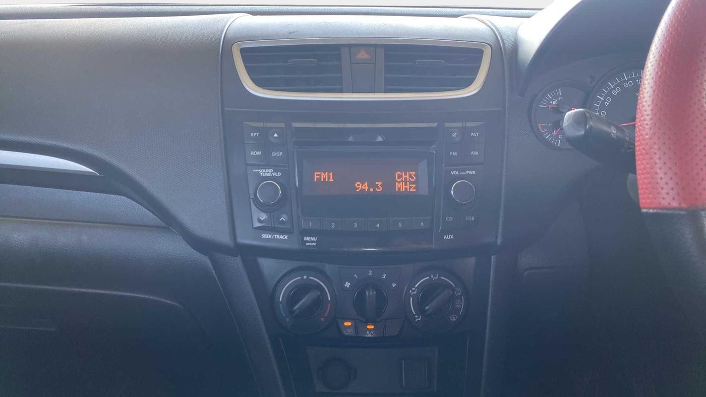 2016 Maruti Swift LXI (O), Petrol, Manual, 54,990 km, Air Conditioner