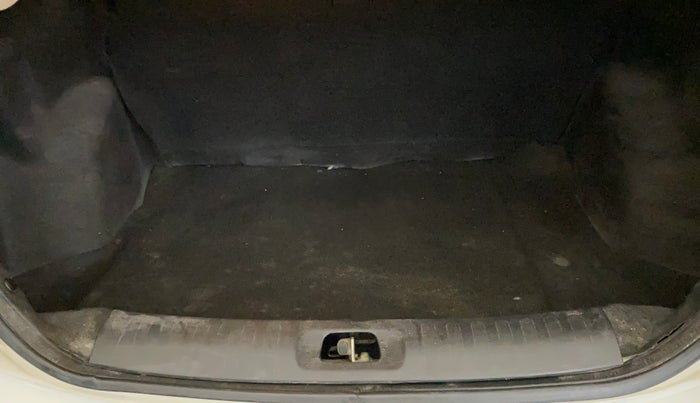 2015 Maruti Swift Dzire VXI, Petrol, Manual, 64,892 km, Boot Inside