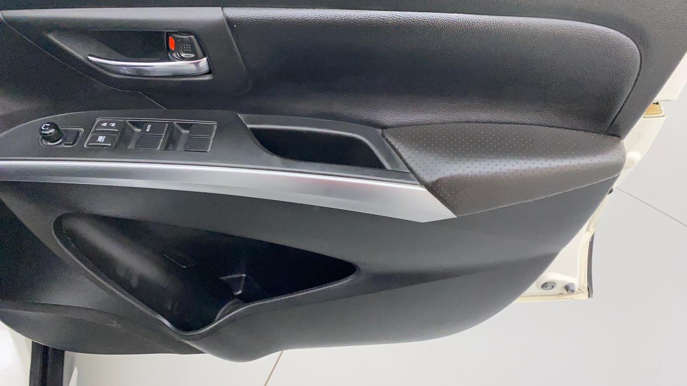 2018 Maruti S Cross ALPHA SHVS, Diesel, Manual, 1,49,171 km, Driver Side Door Panels Controls