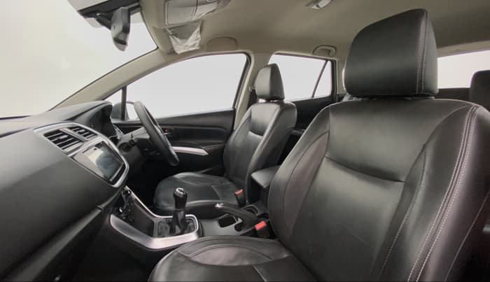 2018 Maruti S Cross ALPHA SHVS, Diesel, Manual, 1,49,171 km, Right Side Front Door Cabin View