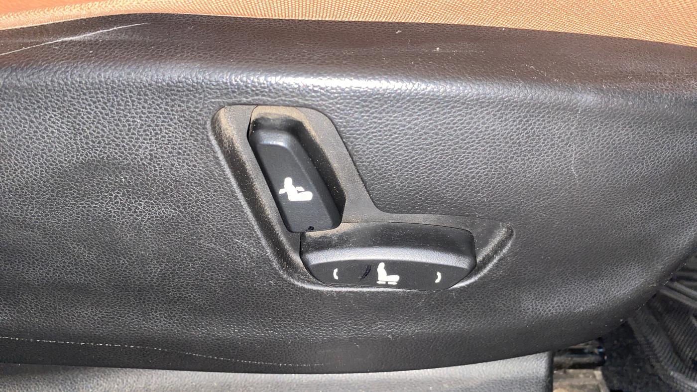 2020 MG HECTOR PLUS SHARP 1.5 PETROL TURBO HYBRID MT 6-STR, Petrol, Manual, 52,035 km, Driver Side Adjustment Panel