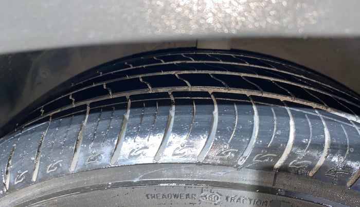 2020 MG HECTOR PLUS SHARP 1.5 PETROL TURBO HYBRID MT 6-STR, Petrol, Manual, 52,035 km, Left Front Tyre Tread