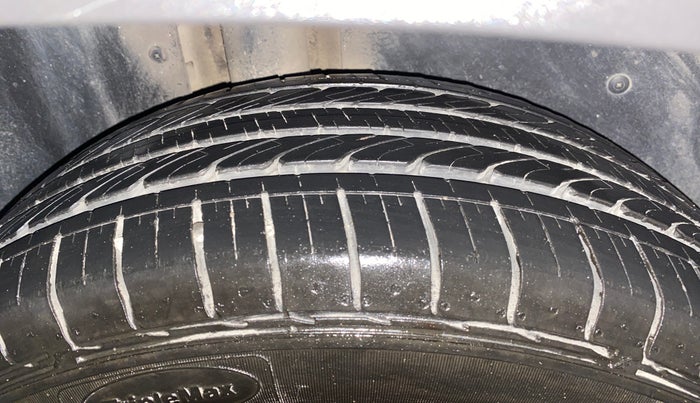 2020 MG HECTOR PLUS SHARP 1.5 PETROL TURBO HYBRID MT 6-STR, Petrol, Manual, 52,035 km, Right Rear Tyre Tread