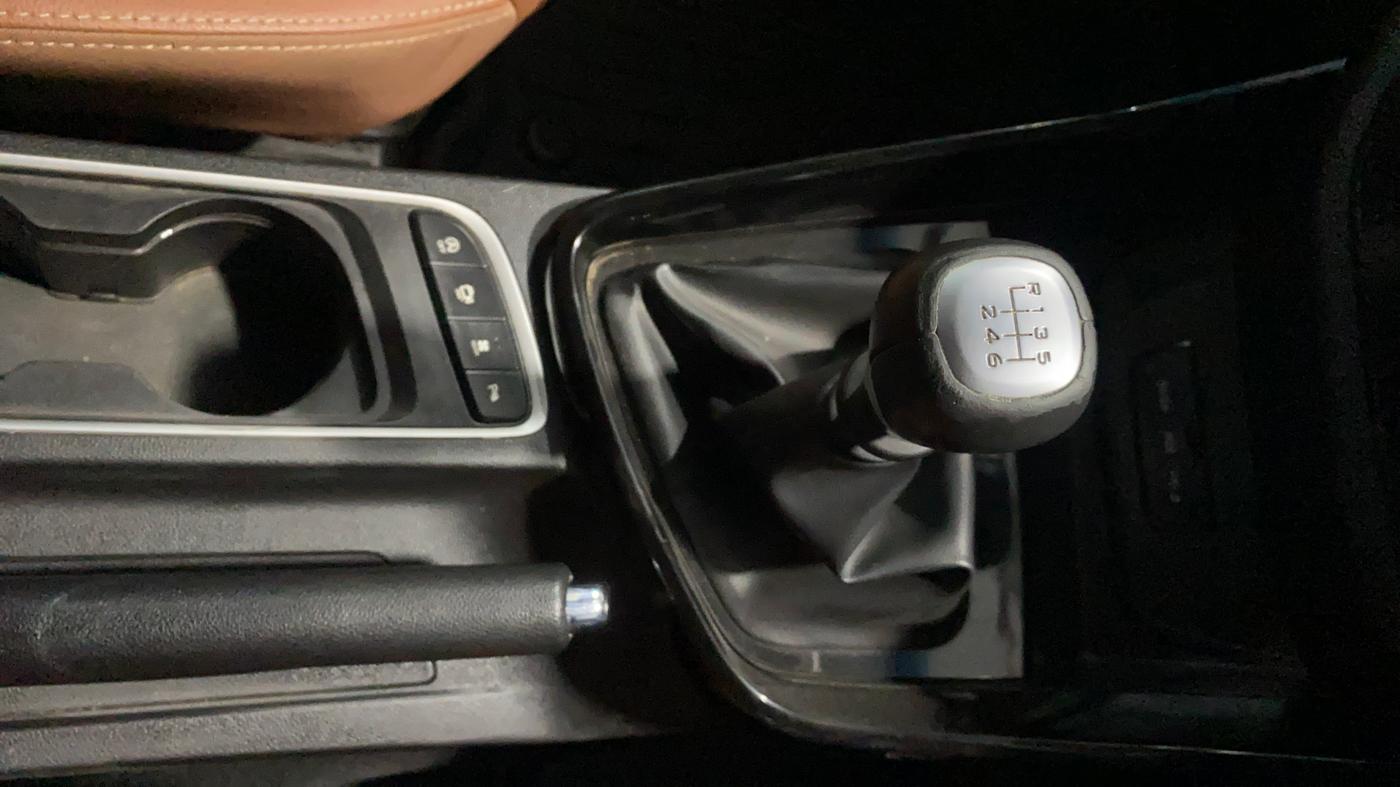 2020 MG HECTOR PLUS SHARP 1.5 PETROL TURBO HYBRID MT 6-STR, Petrol, Manual, 52,035 km, Gear Lever