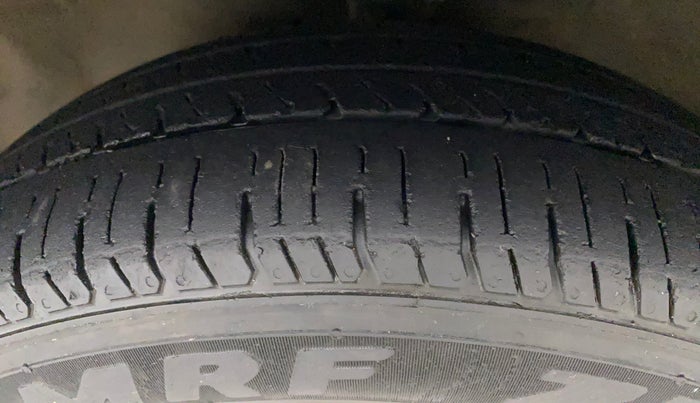 2013 Hyundai Santro Xing GLS, Petrol, Manual, 74,213 km, Left Front Tyre Tread