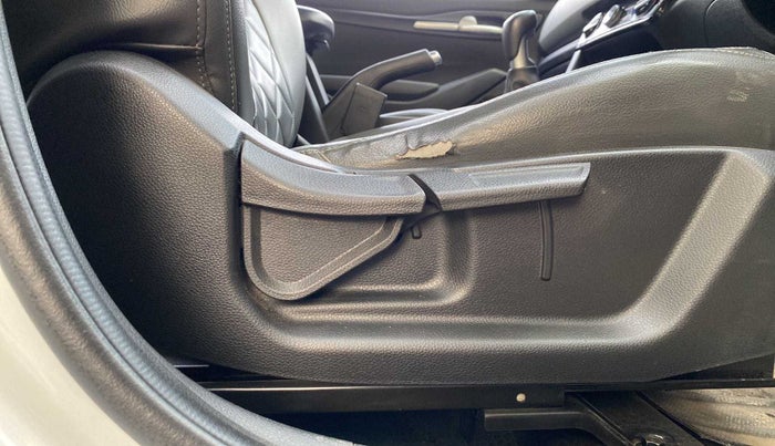 2020 KIA SELTOS HTE 1.5 DIESEL, Diesel, Manual, 75,973 km, Driver Side Adjustment Panel