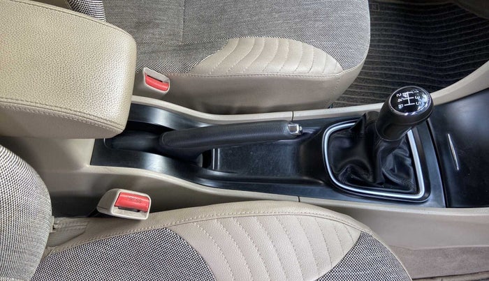 2018 Maruti Ciaz DELTA 1.5 SHVS MT PETROL, Petrol, Manual, 61,880 km, Gear Lever