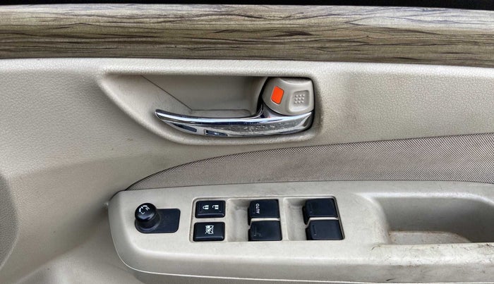 2018 Maruti Ciaz DELTA 1.5 SHVS MT PETROL, Petrol, Manual, 61,880 km, Driver Side Door Panels Control