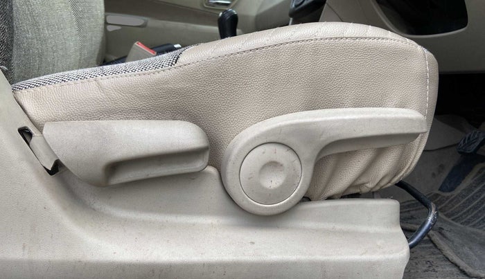 2018 Maruti Ciaz DELTA 1.5 SHVS MT PETROL, Petrol, Manual, 61,880 km, Driver Side Adjustment Panel