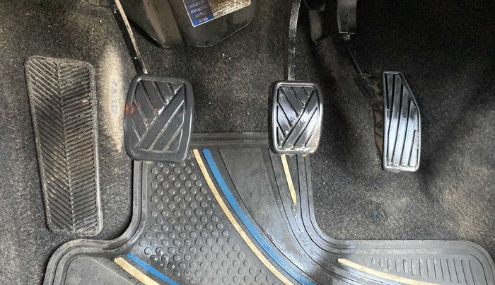 2017 Maruti Baleno ALPHA DIESEL 1.3, Diesel, Manual, 84,066 km, Pedals