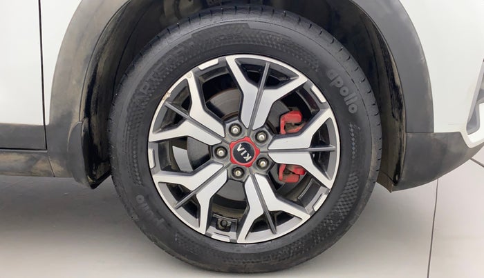 2019 KIA SELTOS GTX PLUS AT 1.5 DIESEL, Diesel, Automatic, 82,773 km, Right Front Wheel