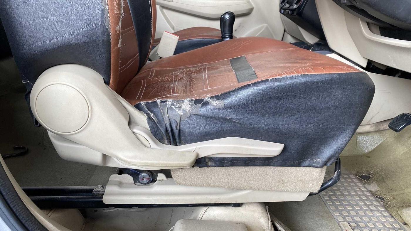 2020 Maruti Dzire VXI, CNG, Manual, 40,891 km, Driver Side Adjustment Panel