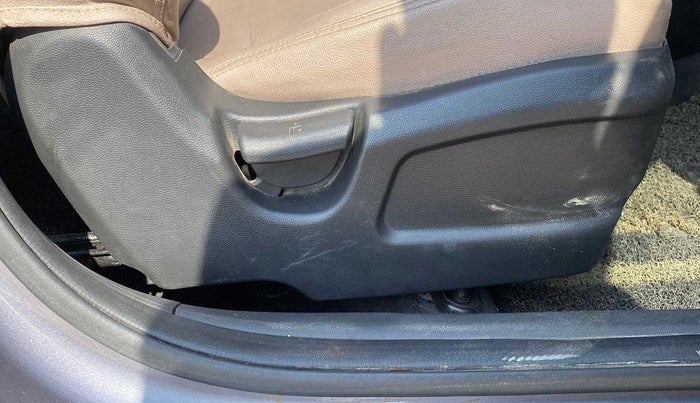 2020 Hyundai Elite i20 MAGNA PLUS 1.2, Petrol, Manual, 28,220 km, Driver Side Adjustment Panel