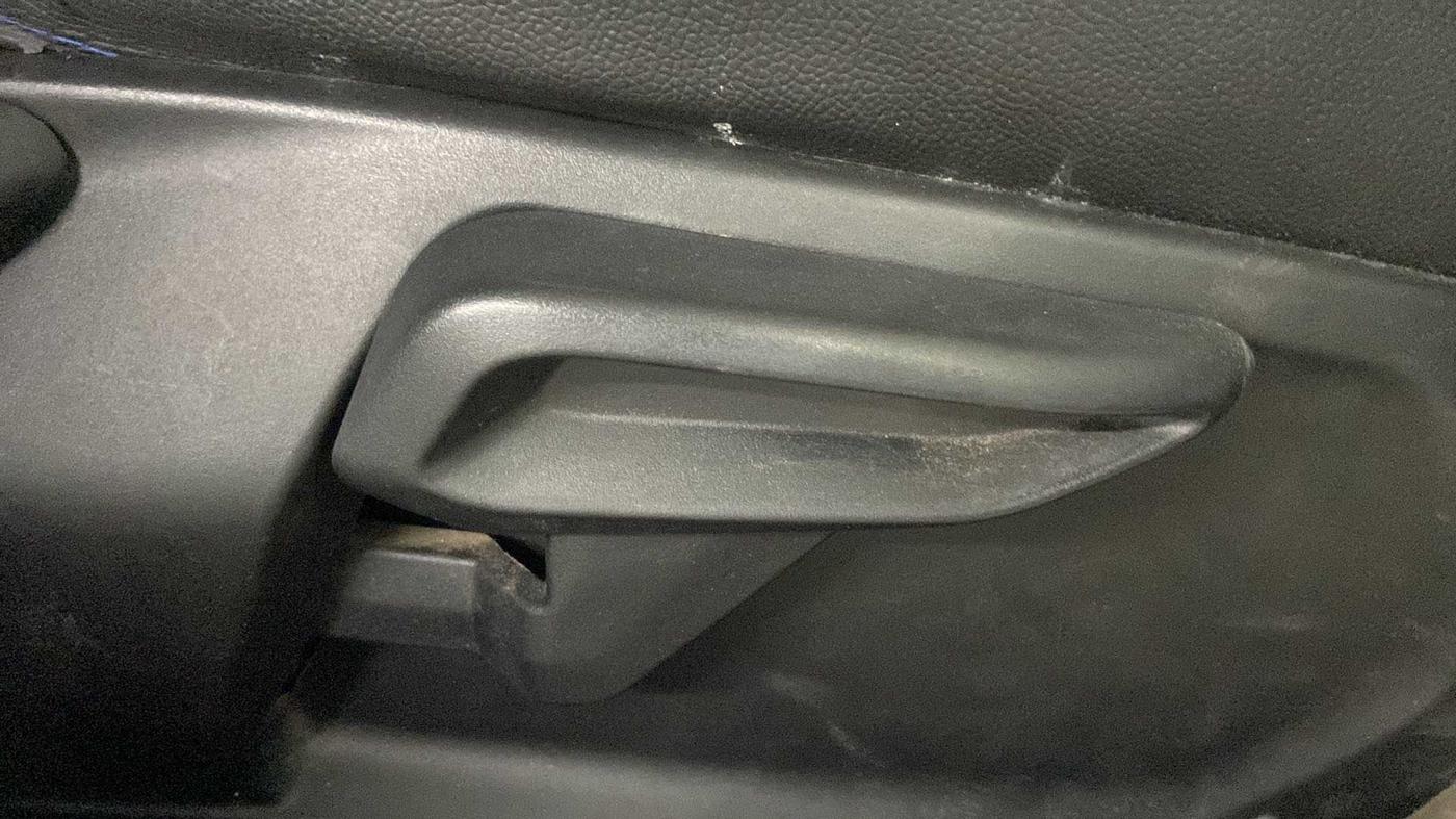 2020 Tata Tiago XZ PLUS PETROL, Petrol, Manual, 29,686 km, Driver Side Adjustment Panel