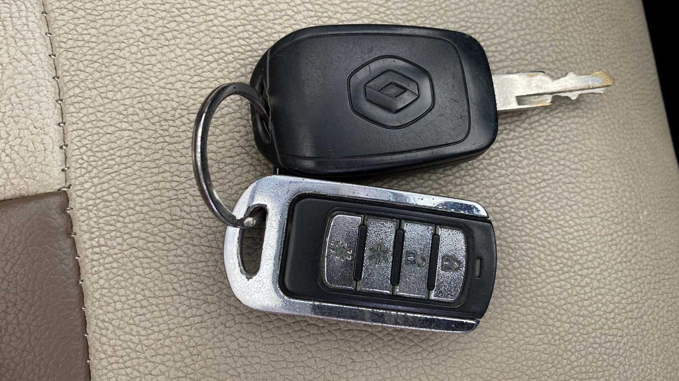 2016 Renault Kwid RXL, Petrol, Manual, 24,746 km, Key Close Up