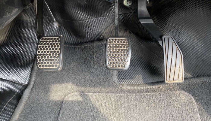 2019 Maruti Alto LXI CNG, CNG, Manual, 27,084 km, Pedals