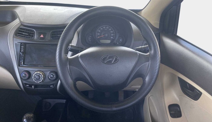 2016 Hyundai Eon ERA +, Petrol, Manual, 1,04,292 km, Steering Wheel Close Up
