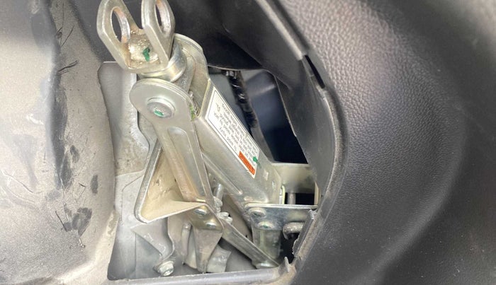 2019 Maruti Swift VXI AMT, Petrol, Automatic, 73,662 km, Dicky (Boot door) - Tool missing