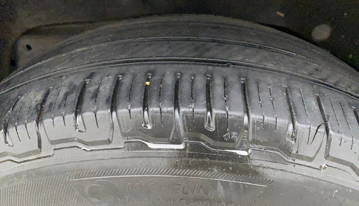 2019 Ford Endeavour TITANIUM PLUS 3.2 4X4 AT SUNROOF, Diesel, Automatic, 83,091 km, Right Rear Tyre Tread
