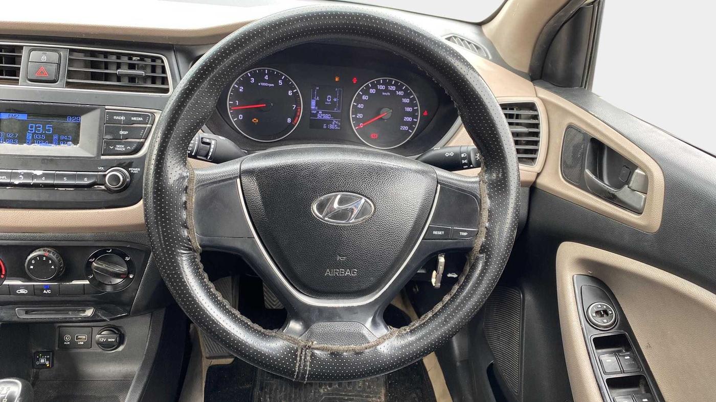 2018 Hyundai Elite i20 MAGNA EXECUTIVE 1.2, CNG, Manual, 61,399 km, Steering Wheel Close Up