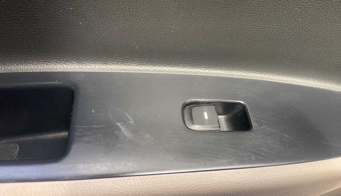 2018 Hyundai Grand i10 ASTA 1.2 KAPPA VTVT, Petrol, Manual, 22,523 km, Left front window switch / handle - Power window makes minor noise