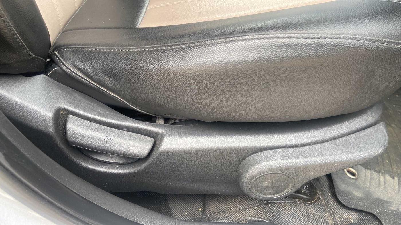 2018 Hyundai Grand i10 ASTA 1.2 KAPPA VTVT, Petrol, Manual, 22,523 km, Driver Side Adjustment Panel