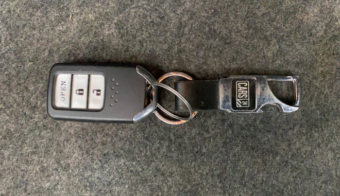 2018 Honda Amaze 1.5L I-DTEC S, Diesel, Manual, 1,34,057 km, Key Close Up