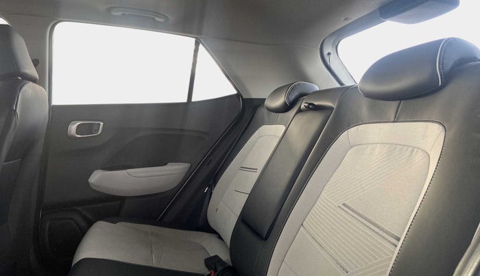 2022 Hyundai VENUE SX (O) 1.0 TURBO DCT, Petrol, Automatic, 11,751 km, Right Side Rear Door Cabin