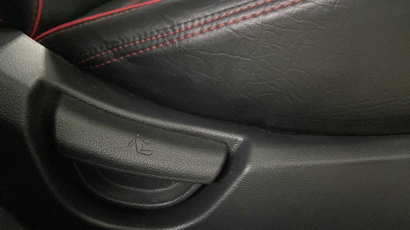 2017 Hyundai Grand i10 SPORTZ (O) AT 1.2 KAPPA VTVT, Petrol, Automatic, 41,150 km, Driver Side Adjustment Panel