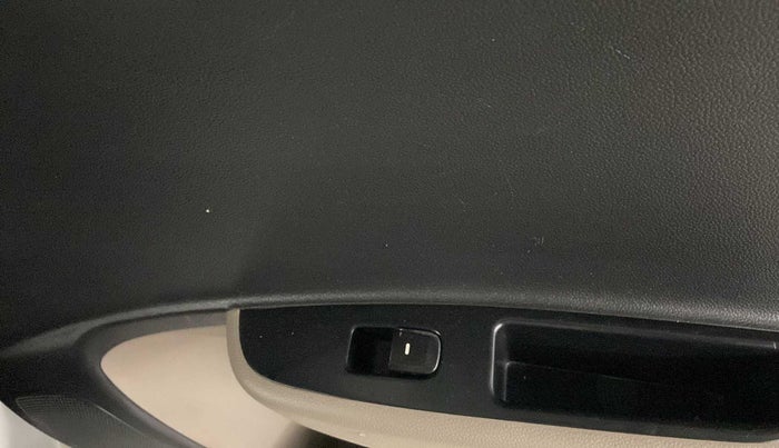 2017 Hyundai Grand i10 SPORTZ (O) AT 1.2 KAPPA VTVT, Petrol, Automatic, 41,150 km, Right rear window switch / handle - Switch/handle not functional