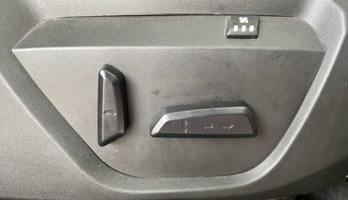 2022 Tata Safari XZA PLUS KAZIRANGA, Diesel, Automatic, 27,943 km, Driver Side Adjustment Panel