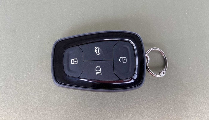 2022 Tata Safari XZA PLUS KAZIRANGA, Diesel, Automatic, 27,943 km, Key Close Up