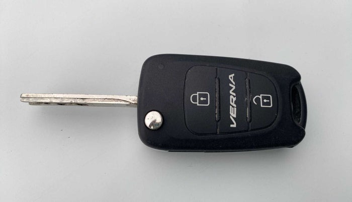 2011 Hyundai Verna FLUIDIC 1.4 VTVT, Petrol, Manual, 31,865 km, Key Close Up