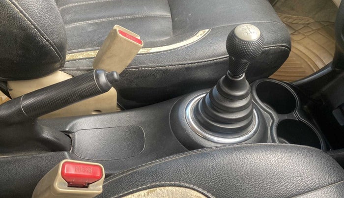 2012 Honda Brio V MT, Petrol, Manual, 41,963 km, Gear Lever