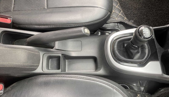 2017 Honda WR-V 1.5L I-DTEC VX MT, Diesel, Manual, 88,104 km, Gear Lever