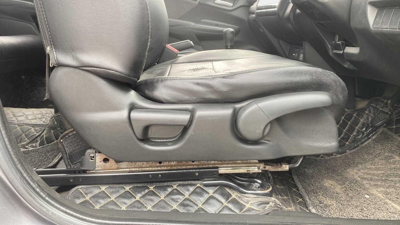 2017 Honda WR-V 1.5L I-DTEC VX MT, Diesel, Manual, 88,104 km, Driver Side Adjustment Panel