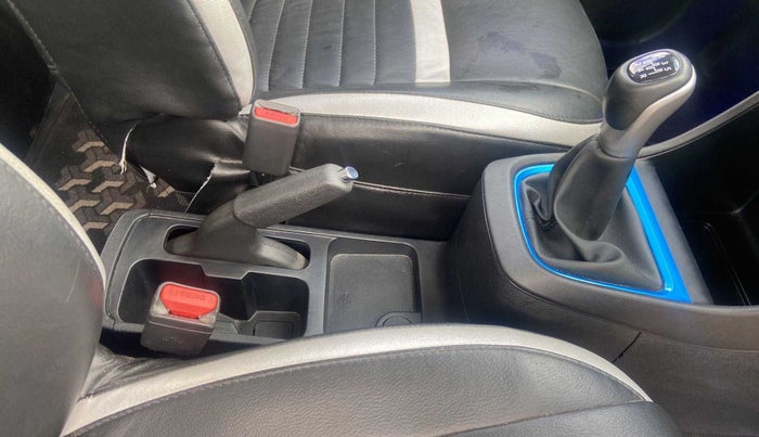 2021 Tata PUNCH CREATIVE  1.2 RTN DUAL TONE, Petrol, Manual, 14,302 km, Gear Lever