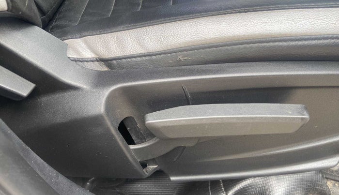 2021 Tata PUNCH CREATIVE  1.2 RTN DUAL TONE, Petrol, Manual, 14,302 km, Driver Side Adjustment Panel